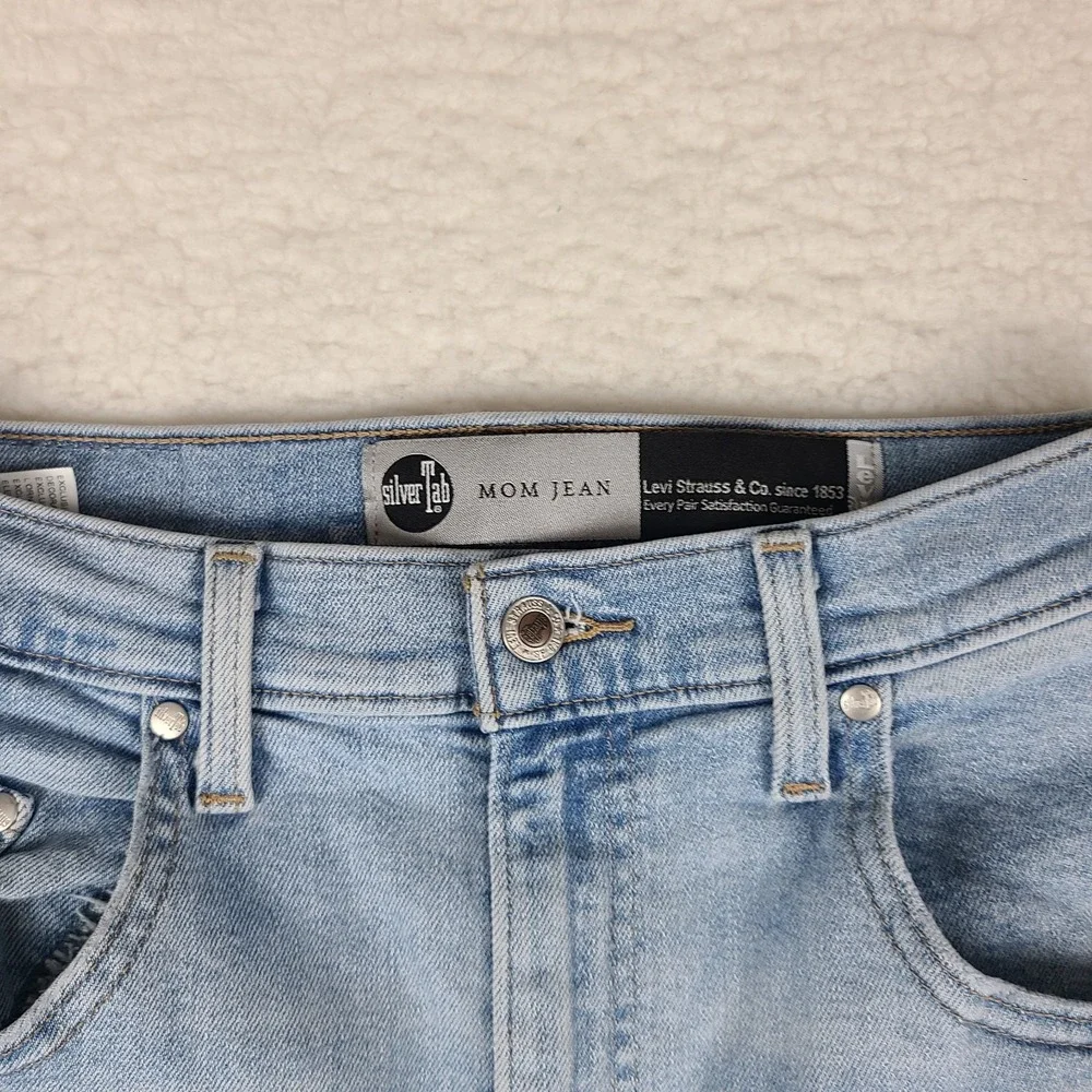 Levi's SilverTab Jeans Womens 29x27 Blue Mom Jean Distress Light Wash Waterless*